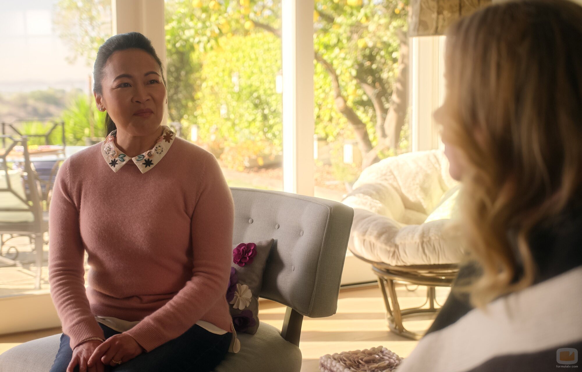 Suzy Nakamura en el 3x07 de 'Dead to Me'