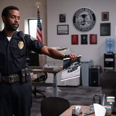 Brandon Scott en 3x07 '¿Nos sinceramos?' de 'Dead to Me'