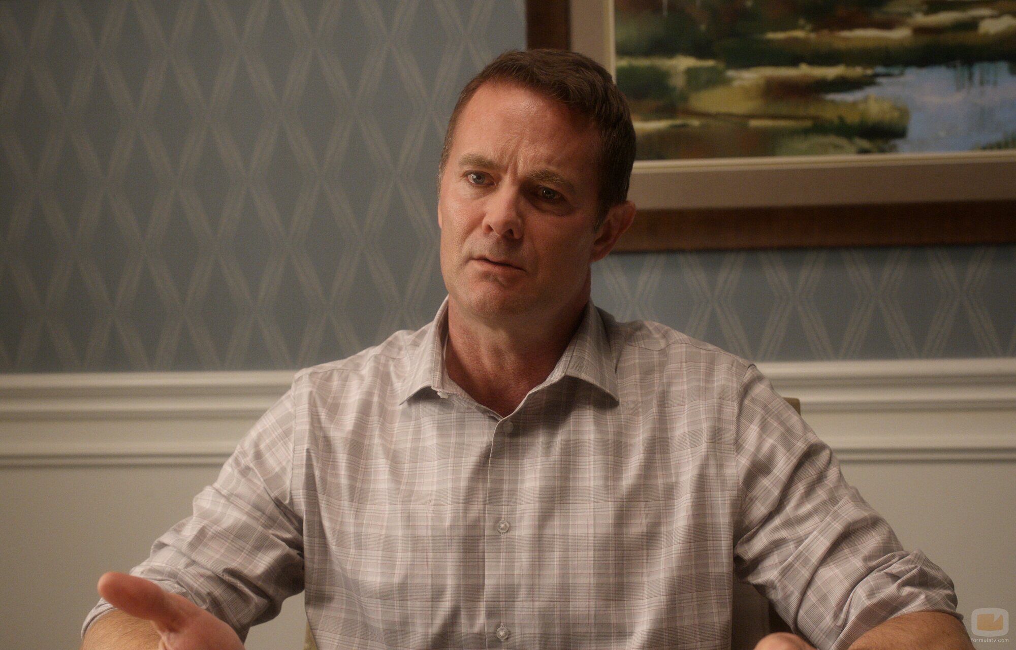 Garret Dillahunt en 3x08 titulado 'Vamos a encontrar alternativas' de 'Dead to Me'