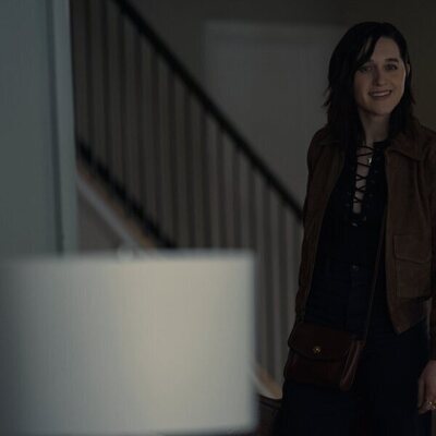 Lena Hall en el 1x03 de 'Vicios ocultos'