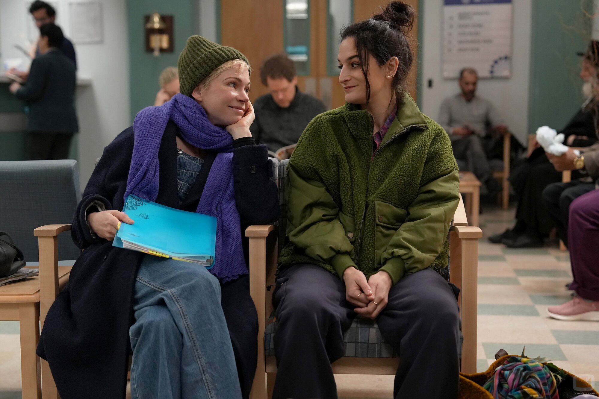 Michelle Williams y Jenny Slate en 1x02 'La Masturbación es Importante' de 'Dying for Sex'