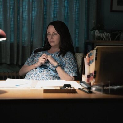 Julie Ann Emery en 'Día dos' de 'Five Days at Memorial'