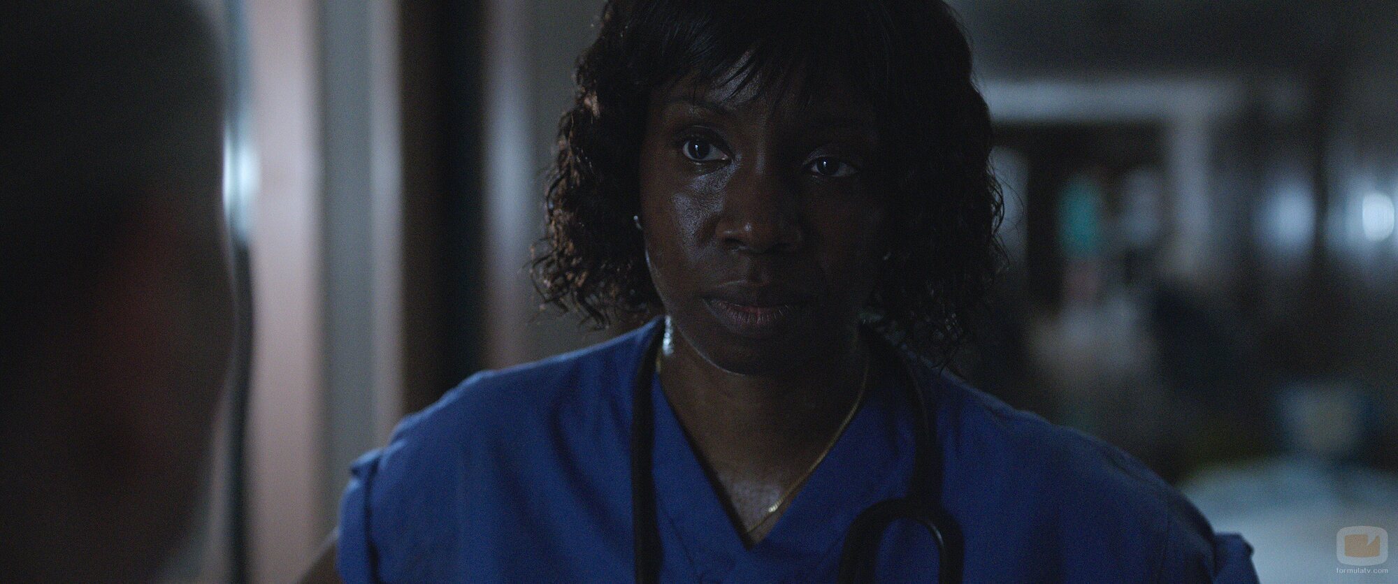 Adepero Oduye en el 1x04 de 'Five Days at Memorial'