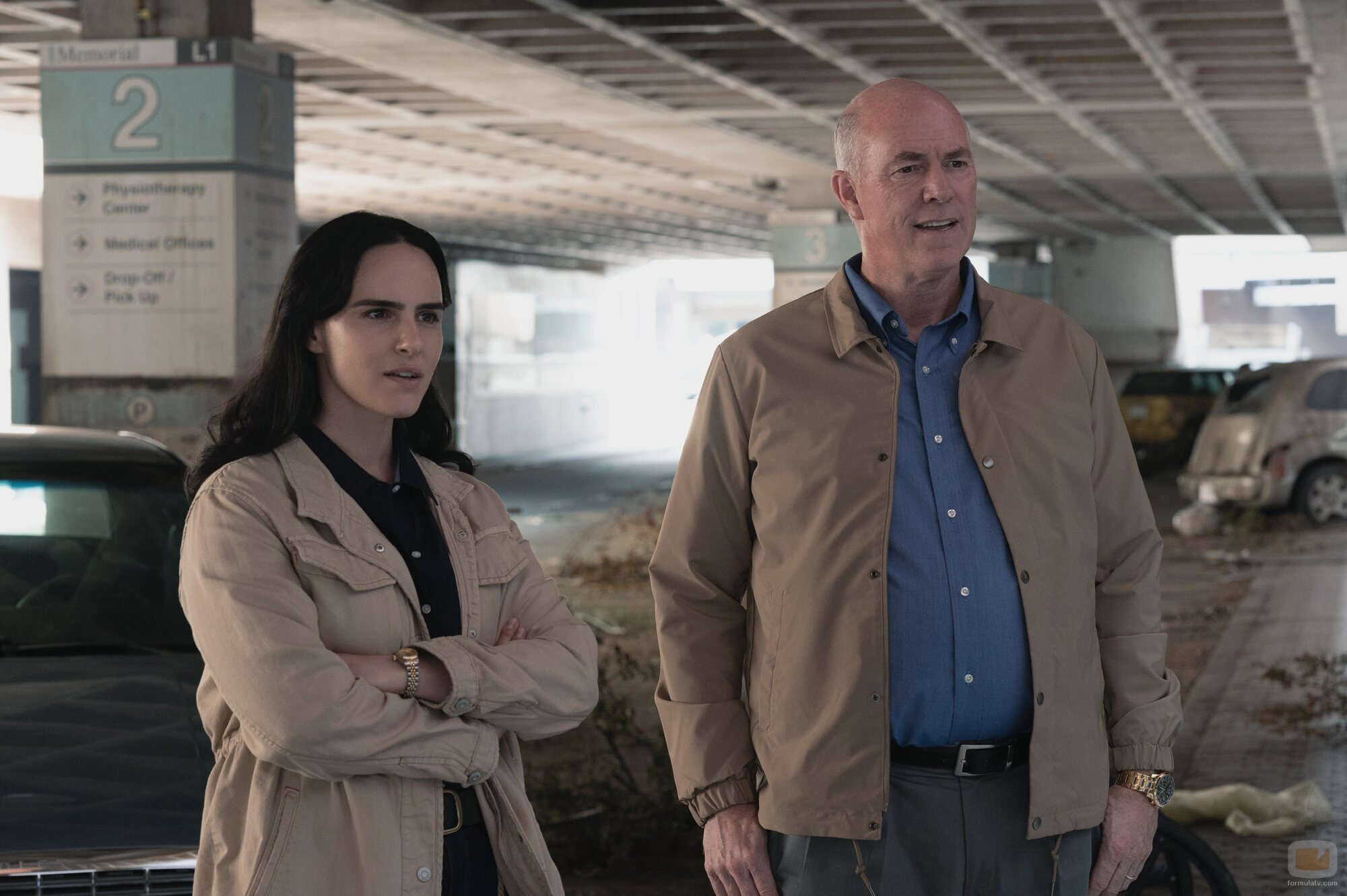 Michael Gaston y Molly Hager en 1x06 titulado '45 muertos' de 'Después del huracán'