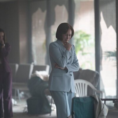 Vera Farmiga en 1x07 'Nadie sabe los males que he visto' de 'Después del huracán'