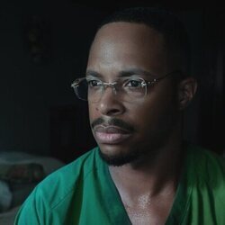 Cornelius Smith Jr. en el 1x07 de 'Five Days at Memorial'