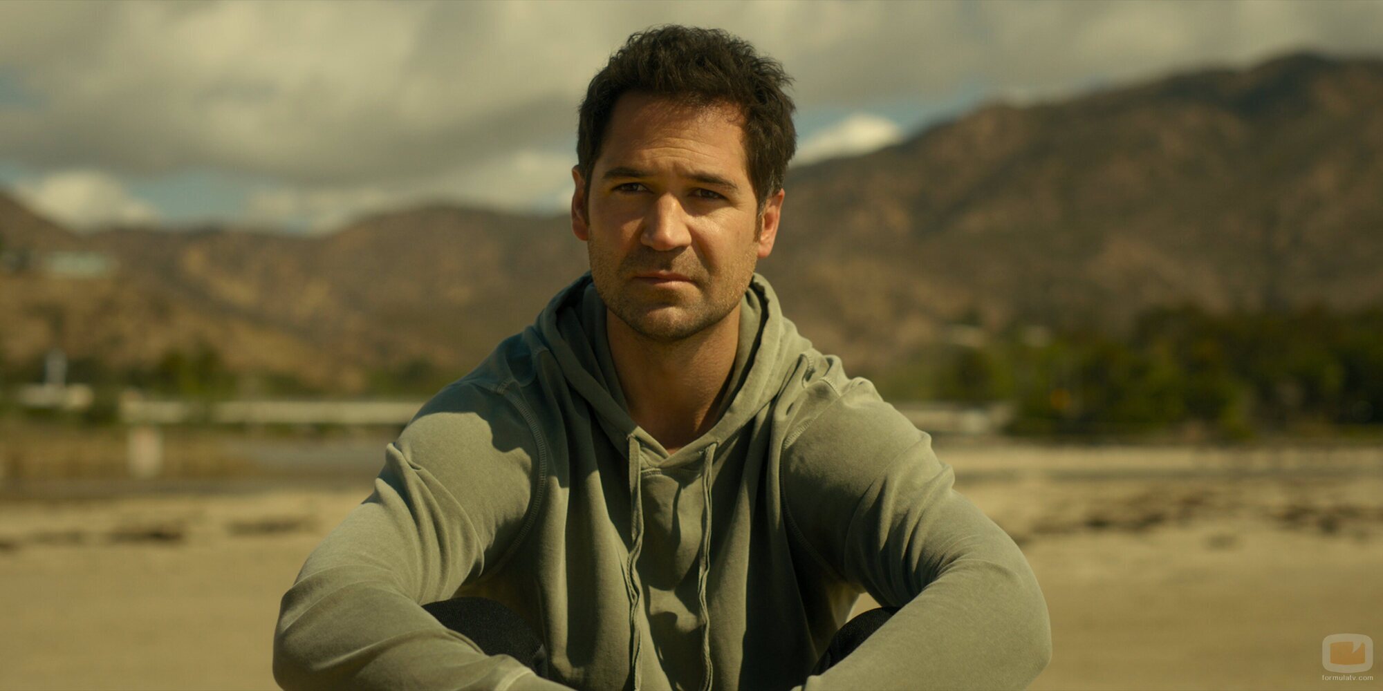 Manuel Garcia-Rulfo en la temporada 1 y el capítulo 01 de 'El abogado del Lincoln'