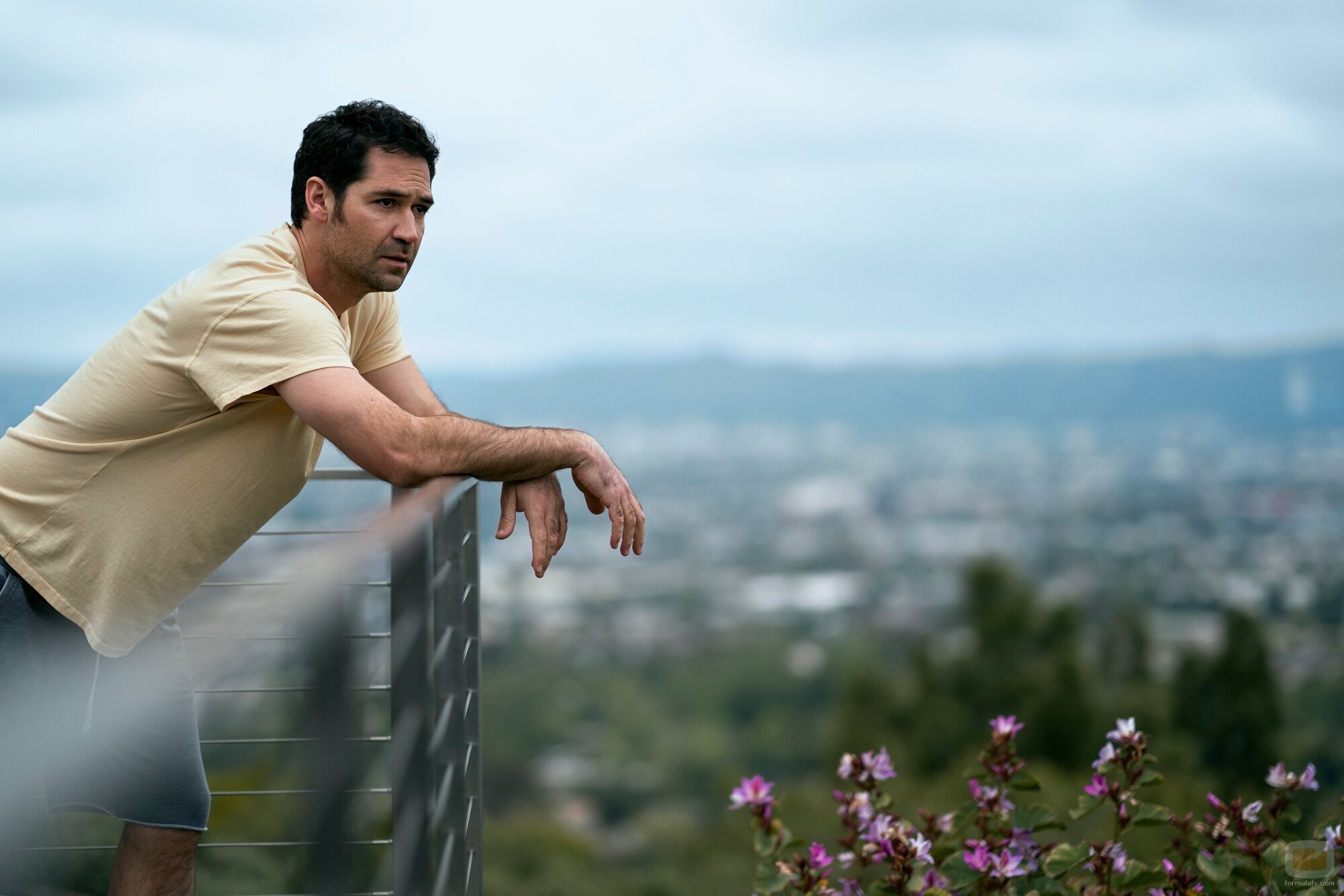 Manuel Garcia-Rulfo en el 'La pieza mágica' de 'The Lincoln Lawyer'