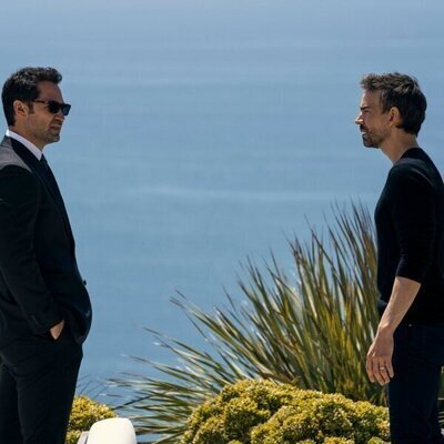Christopher Gorham y Manuel Garcia-Rulfo en 1x03 'Ímpetu' de 'El abogado del Lincoln'