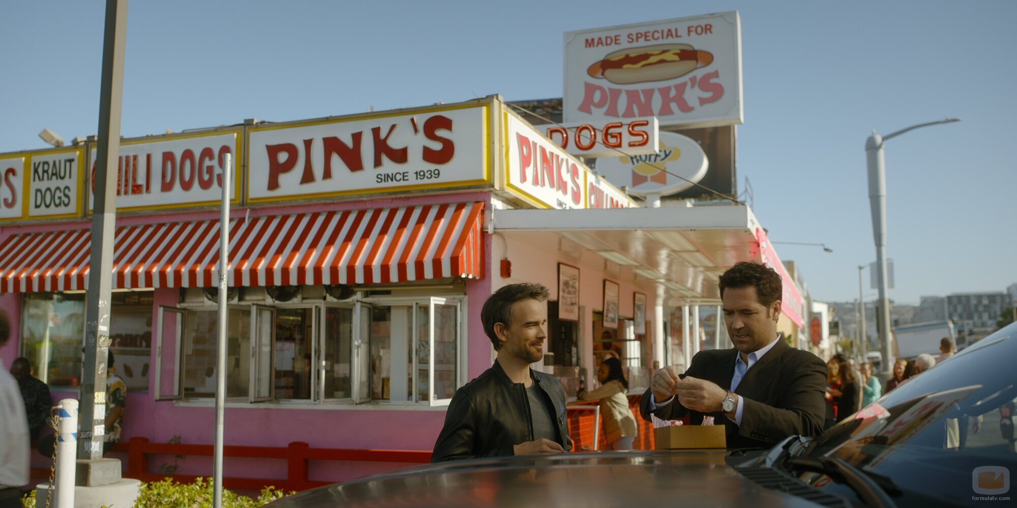 Christopher Gorham y Manuel Garcia-Rulfo en la temporada 1 y el capítulo 05 de 'El abogado del Lincoln'