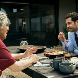 Elliott Gould y Manuel Garcia-Rulfo en 1x06 titulado 'Corrupto' de 'El abogado del Lincoln'