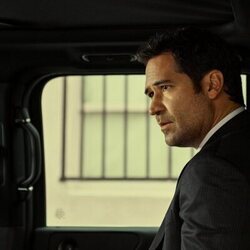Manuel Garcia-Rulfo en el 1x07 de 'The Lincoln Lawyer'