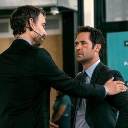 Christopher Gorham y Manuel Garcia-Rulfo en Capítulo 10 titulado 'El veredicto' de 'El abogado del Lincoln'