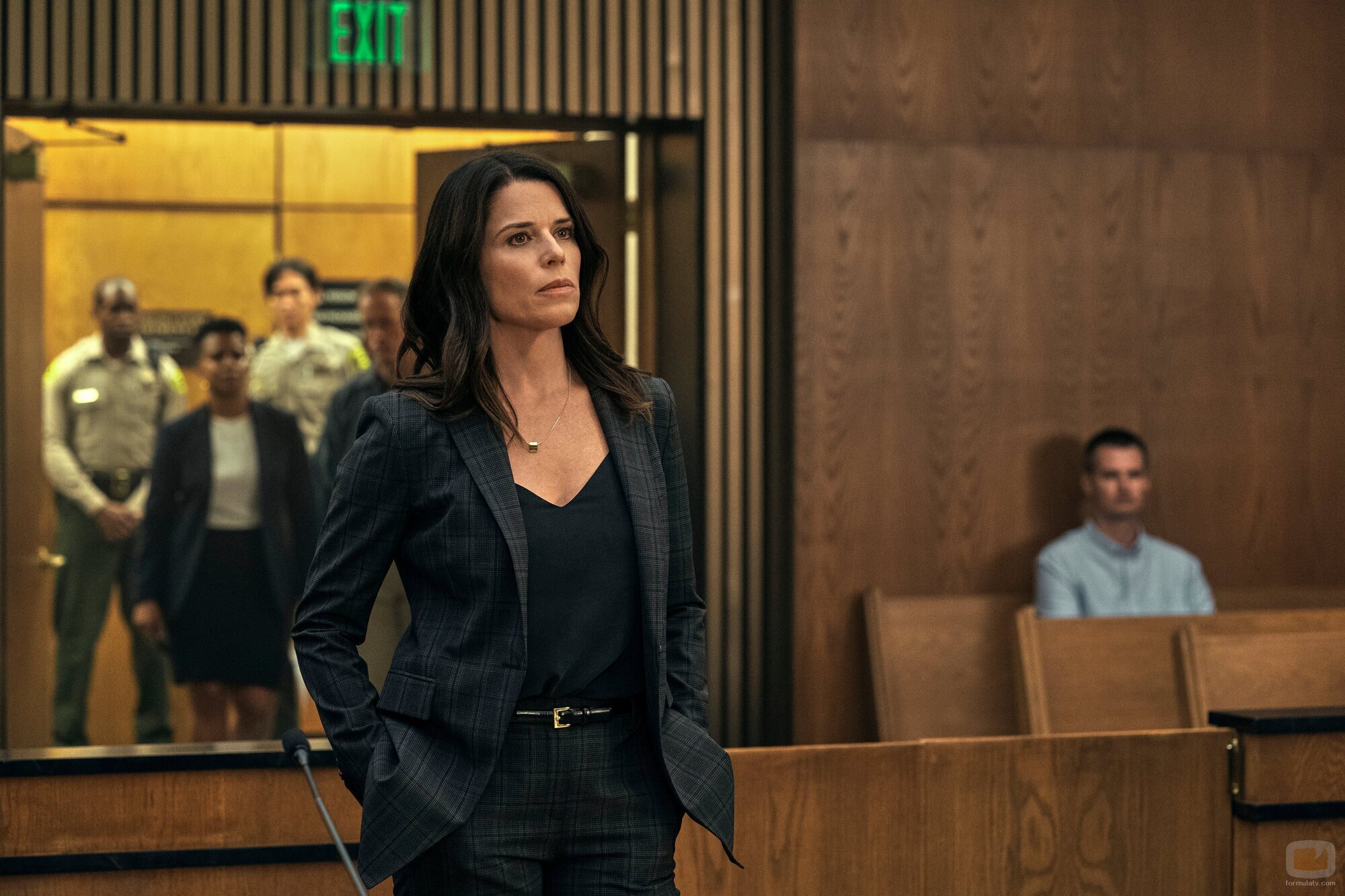 Neve Campbell en la temporada 1 y el capítulo 10 de 'El abogado del Lincoln'