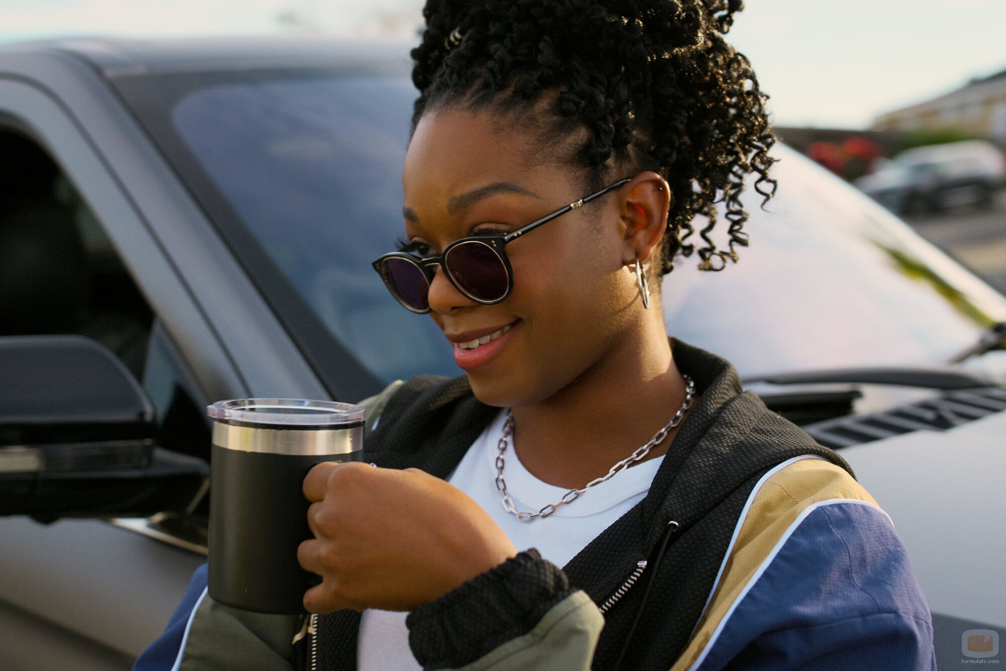 Jazz Raycole en Capítulo 1 titulado 'Las normas de conducta profesional' de 'El abogado del Lincoln'