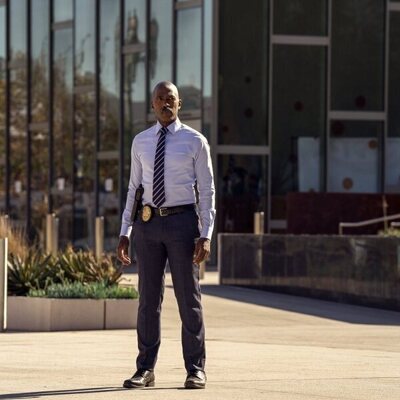 Ntare Mwine en 'Obligaciones' de 'The Lincoln Lawyer'