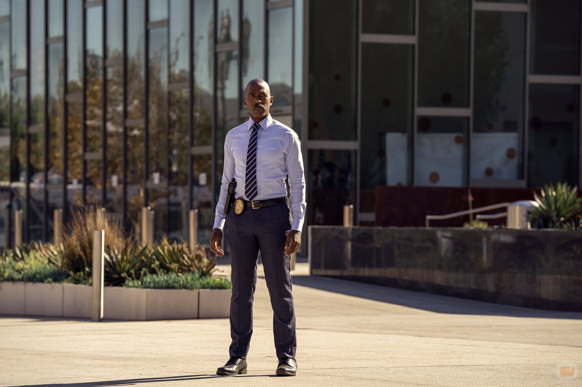 Ntare Mwine en 'Obligaciones' de 'The Lincoln Lawyer'