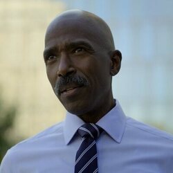 Ntare Mwine en el 2x02 de 'El abogado del Lincoln'