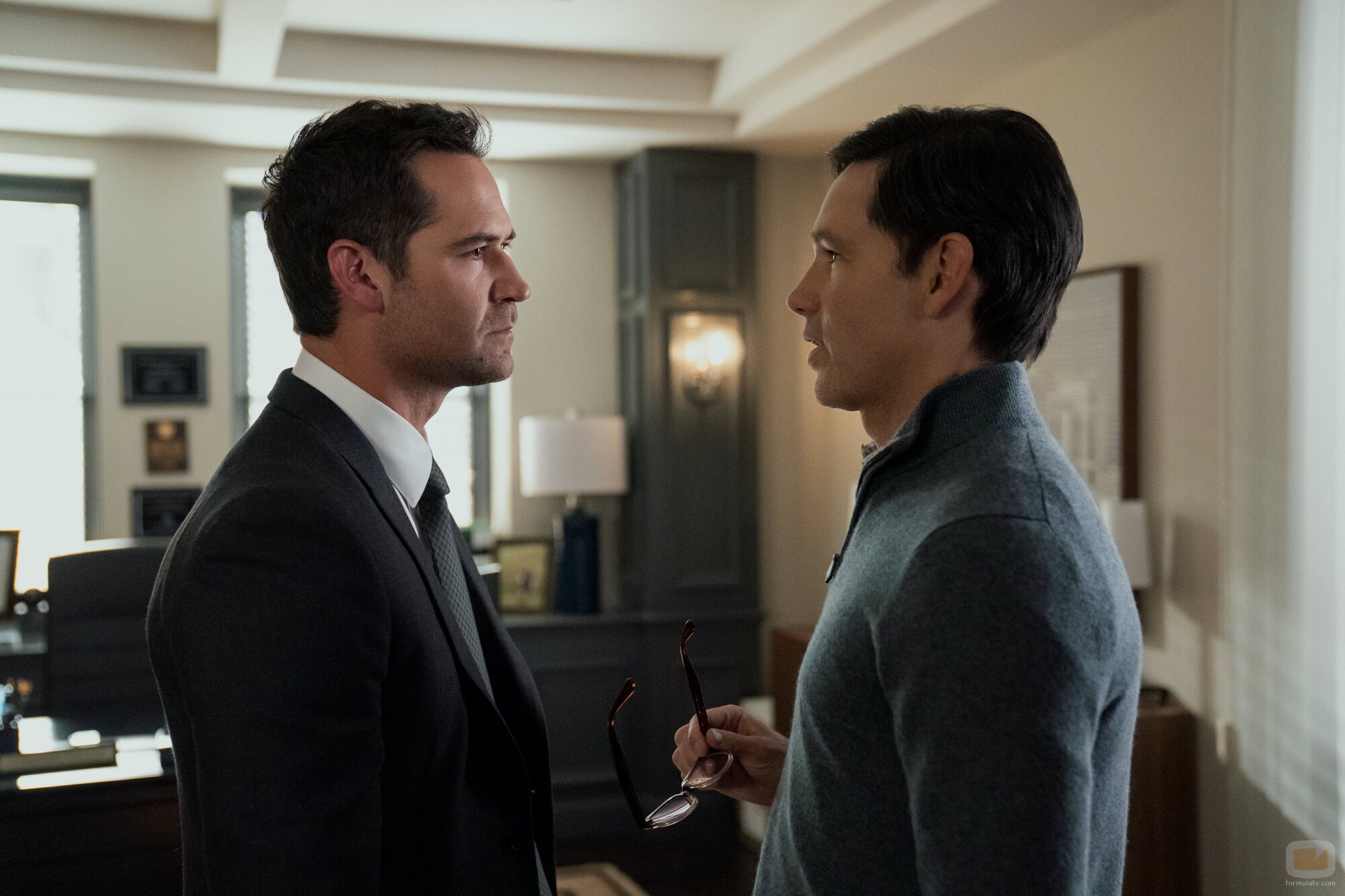 Imagen de Manuel Garcia-Rulfo en 'Obligaciones' de 'The Lincoln Lawyer'