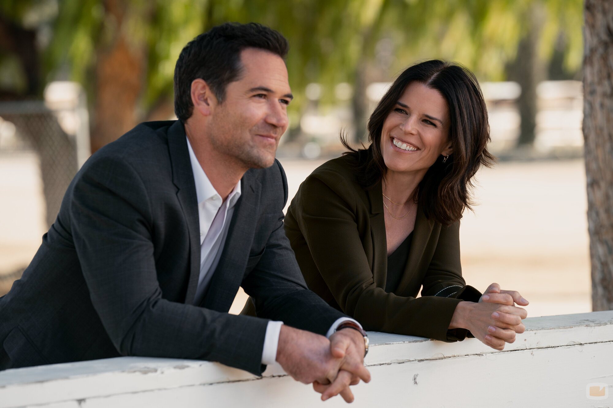 Neve Campbell y Manuel Garcia-Rulfo en Capítulo 3 titulado 'Conflictos' de 'El abogado del Lincoln'