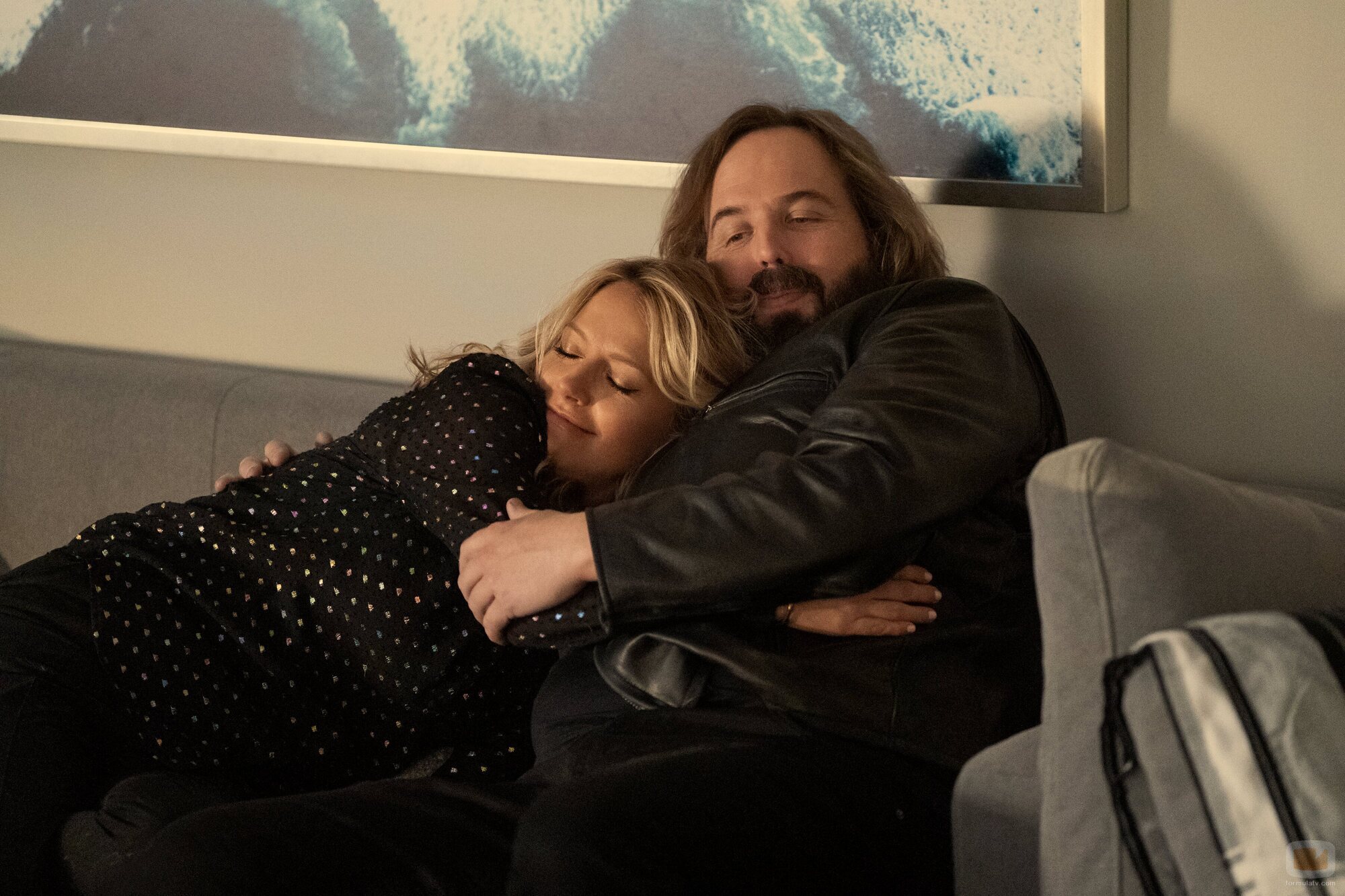 Becki Newton y Angus Sampson en 2x03 titulado 'Conflictos' de 'El abogado del Lincoln'