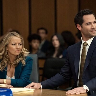 Becki Newton y Manuel Garcia-Rulfo en 2x03 'Conflictos' de 'El abogado del Lincoln'