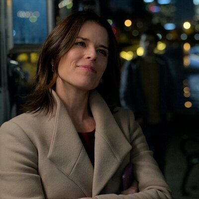 Neve Campbell en 'Conflictos' de 'El abogado del Lincoln'