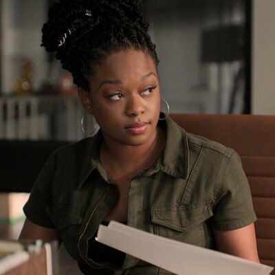 Jazz Raycole en el 2x04 de 'The Lincoln Lawyer'