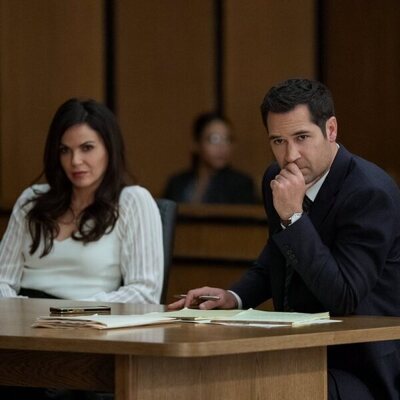 Lana Parrilla y Manuel Garcia-Rulfo en el 'Mentes desconfiadas' de 'The Lincoln Lawyer'