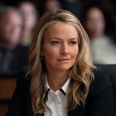 Becki Newton en el 'Renuncia' de 'The Lincoln Lawyer'