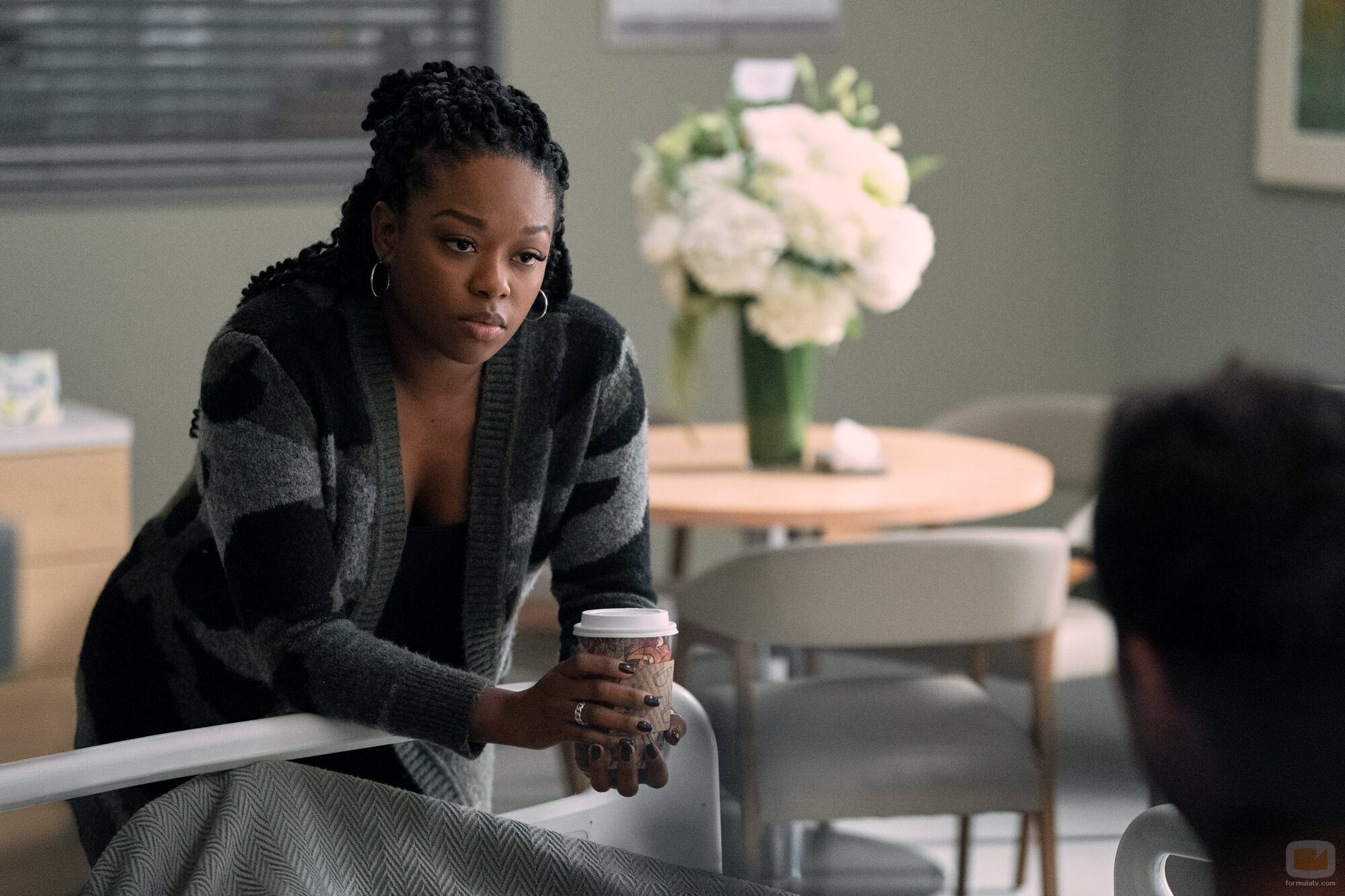 Jazz Raycole en el 'Renuncia' de 'The Lincoln Lawyer'
