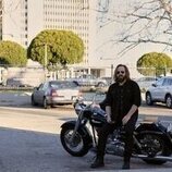 Angus Sampson en la temporada 2 y el capítulo 07 de 'El abogado del Lincoln'