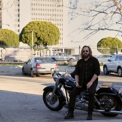 Angus Sampson en la temporada 2 y el capítulo 07 de 'El abogado del Lincoln'