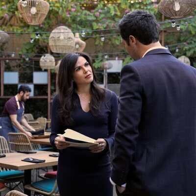 Lana Parrilla y Manuel Garcia-Rulfo en el 'Cui bono' de 'The Lincoln Lawyer'