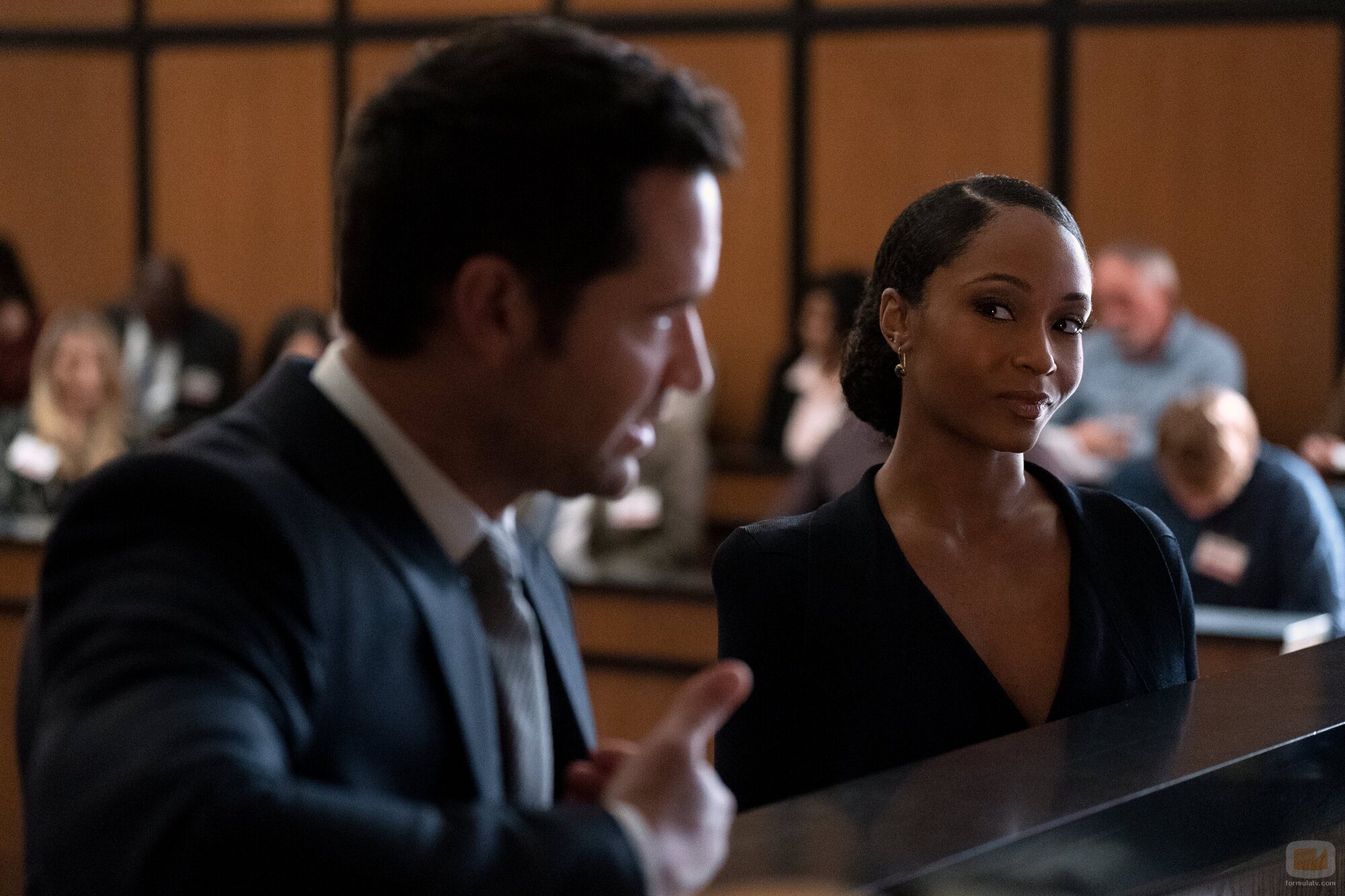 Yaya DaCosta y Manuel Garcia-Rulfo en el 'Acuerdos y estipulaciones' de 'The Lincoln Lawyer'