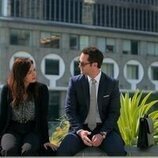 Lana Parrilla y Manuel Garcia-Rulfo en 2x09 titulado 'El quinto testigo' de 'El abogado del Lincoln'