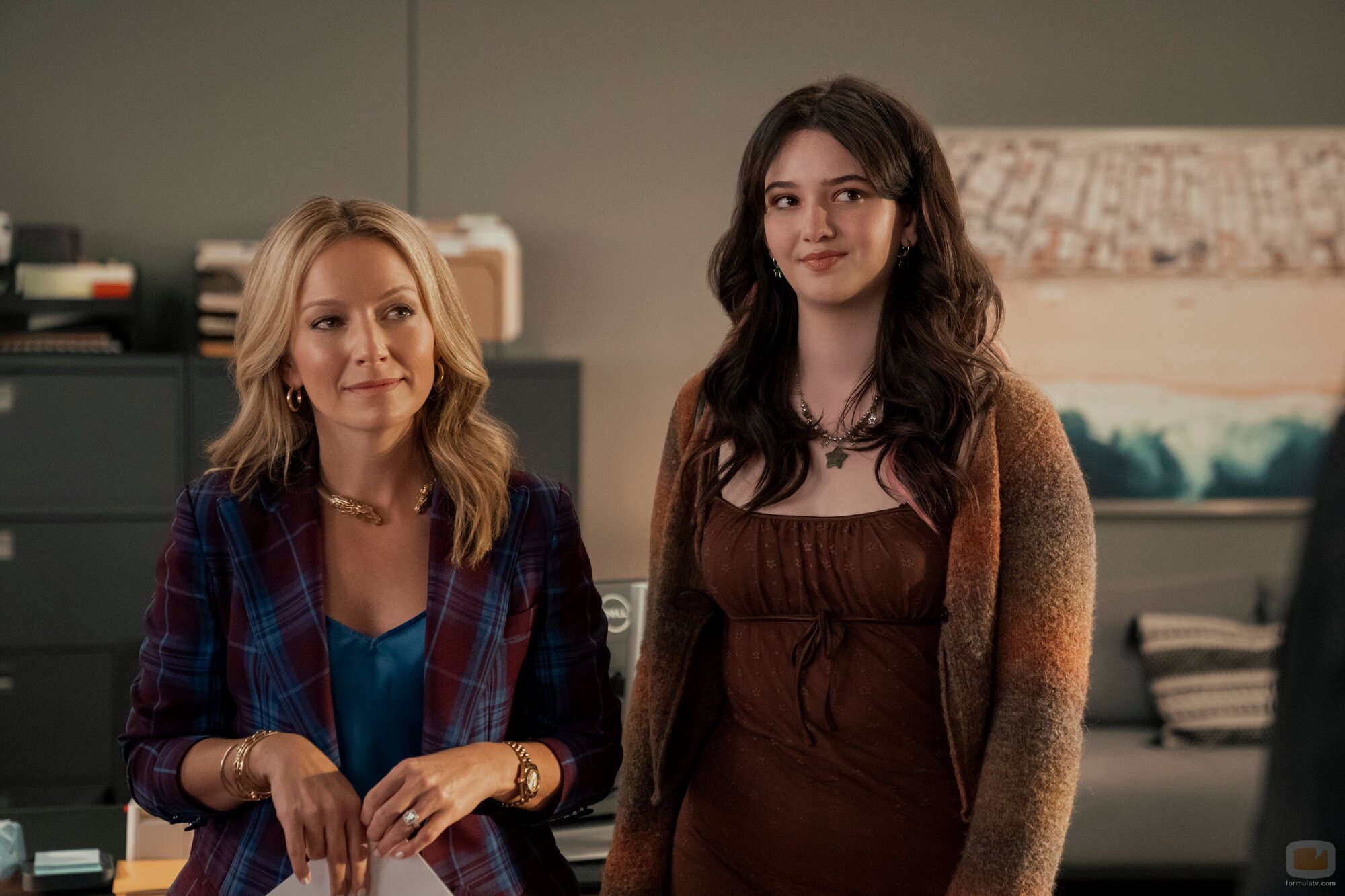 Becki Newton y Krista Warner en el 3x01 de 'The Lincoln Lawyer'