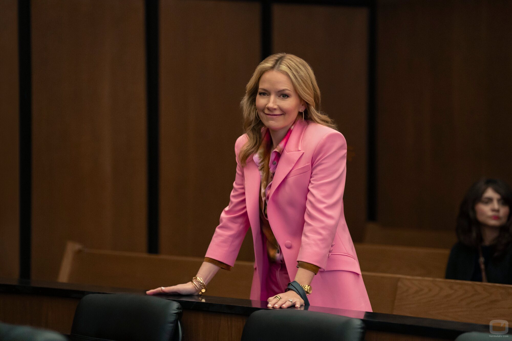 Becki Newton en Capítulo 2 titulado 'Cargos especiales' de 'El abogado del Lincoln'