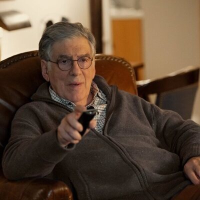 Elliott Gould en Capítulo 4 titulado 'Puntos muertos del pasado' de 'El abogado del Lincoln'