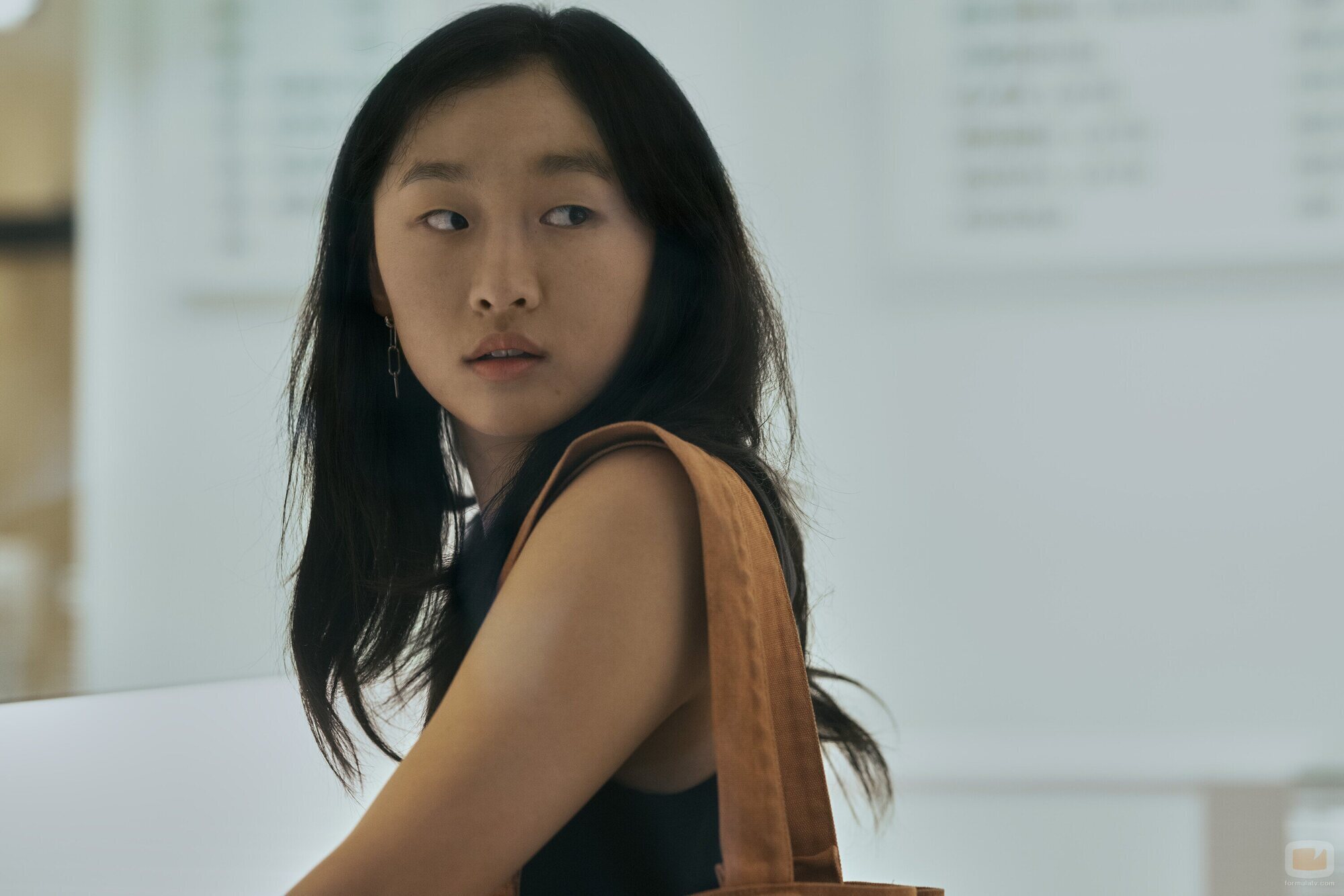 Ji-young Yoo en el 1x06 de 'The Expatriates'