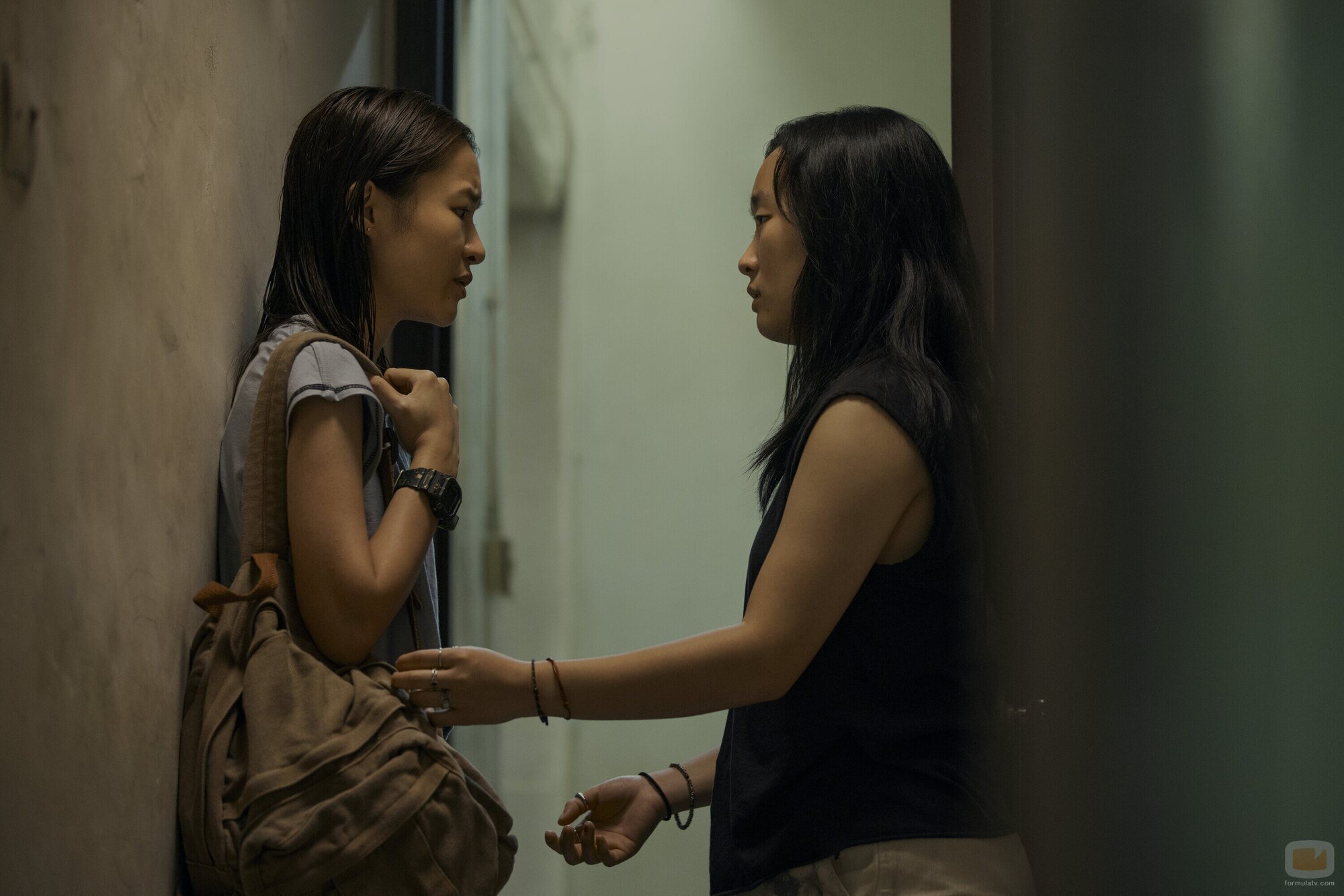 Still de Ji-young Yoo en la temporada 1 y el capítulo 06 de 'Expatriadas'