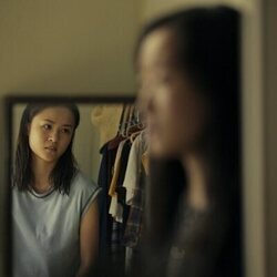 Foto de Ji-young Yoo en 1x06 'Hogar' de 'Expatriadas'