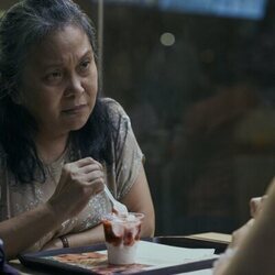 Ruby Ruiz en Capítulo 5 titulado 'Central' de 'Expatriadas'