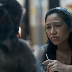 Amelyn Pardenilla en 1x05 'Central' de 'Expatriadas'