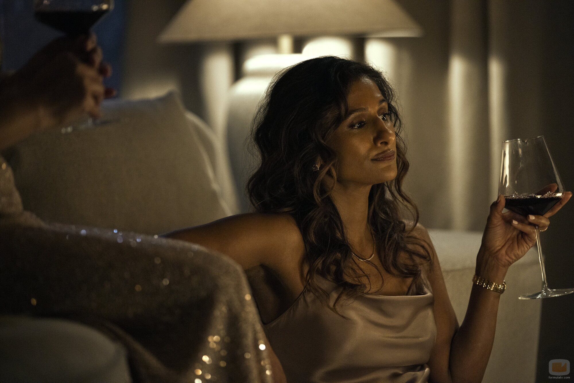 Sarayu Blue en 'Central' de 'Expats'
