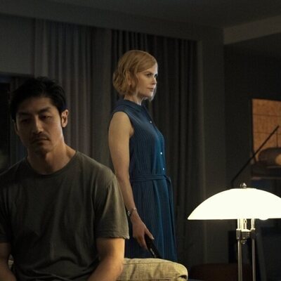 Nicole Kidman y Brian Tee en 'Central' de 'Expats'