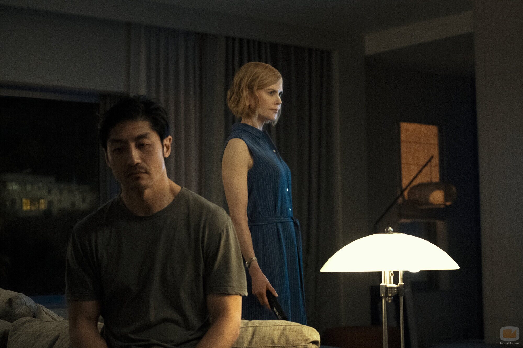 Nicole Kidman y Brian Tee en 'Central' de 'Expats'