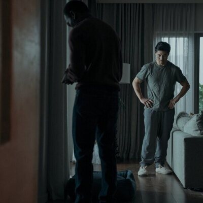 Brian Tee en el 1x05 de 'Expats'