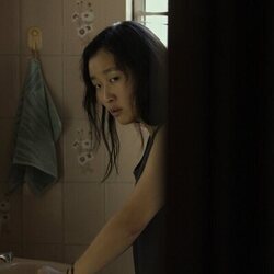 Ji-young Yoo en 1x04 titulado 'El continente' de 'Expatriadas'