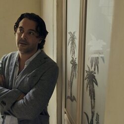 Jack Huston en la temporada 1 y el capítulo 04 de 'Expatriadas'